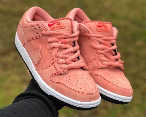 sb dunk low pink pig